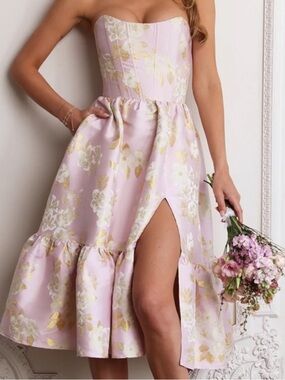 V. Chapman Virginia Dress in Light Lilac Baroque Floral Women’s size 0